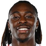  埃泽轰出惊艳世界波；阿森纳球员刷新历史纪录，英格兰新星展现全面实力。 体育新闻