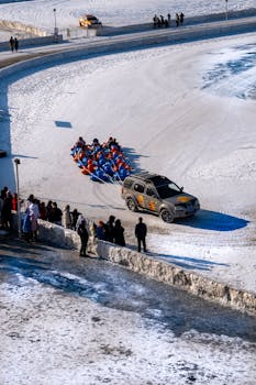 红色龙虾图标引爆热潮，OpenClaw助力OPC模式崛起；成都高新区天府新区加速布局。