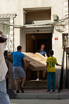  随意一丢烟头；风助火势酿惨案；多重隐患终爆发。 新闻