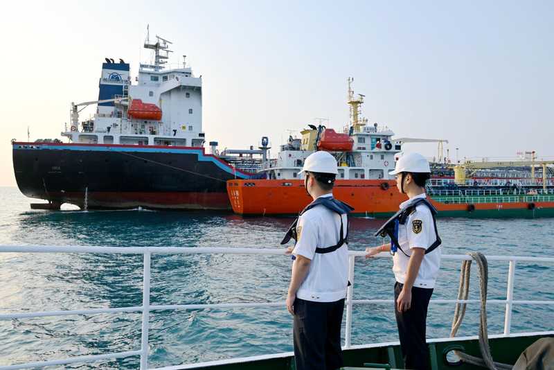  海南自贸港封关首季开门红；航运物流活力迸发，港口枢纽功能稳固。 新闻