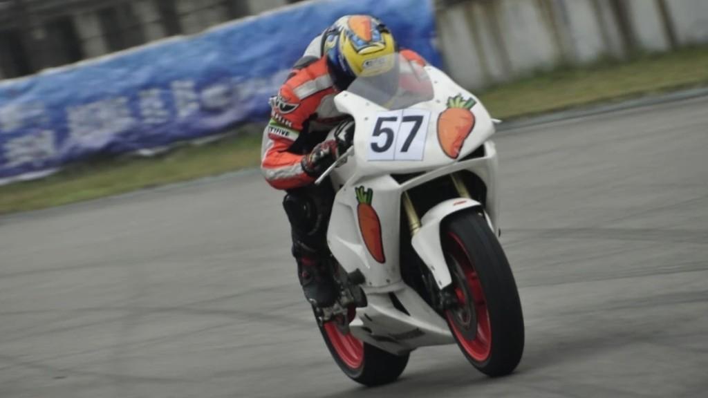 沉默的守护:当网络风暴来袭,如何找回秩序的锚点? 新闻