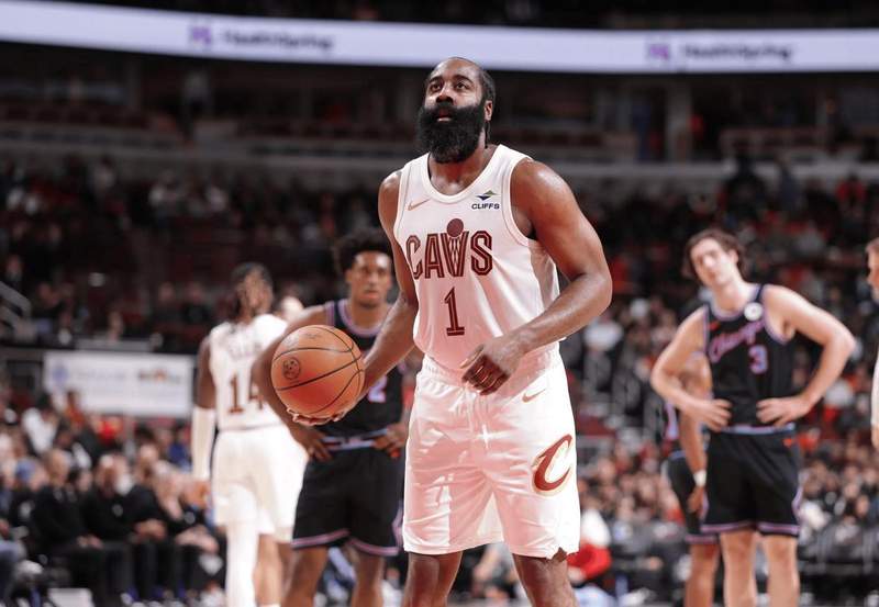  NBA战术博弈：哈登与加兰双赢背后的深度价值解析 体育新闻