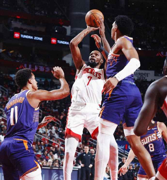  【技术复盘】火箭21分逆转战术拆解：进攻篮板与防守轮转的胜负手 体育新闻