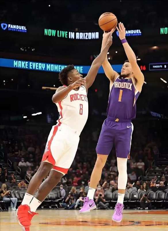  【技术复盘】火箭21分逆转战术拆解：进攻篮板与防守轮转的胜负手 体育新闻