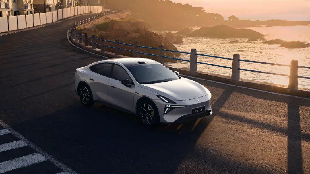  深蓝破局汽车行业内卷：技术平权驱动的价值战方法论 汽车科技