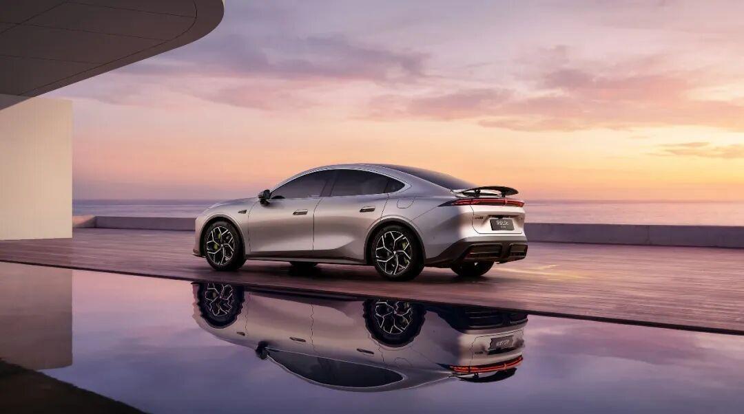  深蓝破局汽车行业内卷：技术平权驱动的价值战方法论 汽车科技