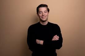  HBM堆叠工艺深度解析：存储芯片为何成为AI算力新瓶颈 IT技术