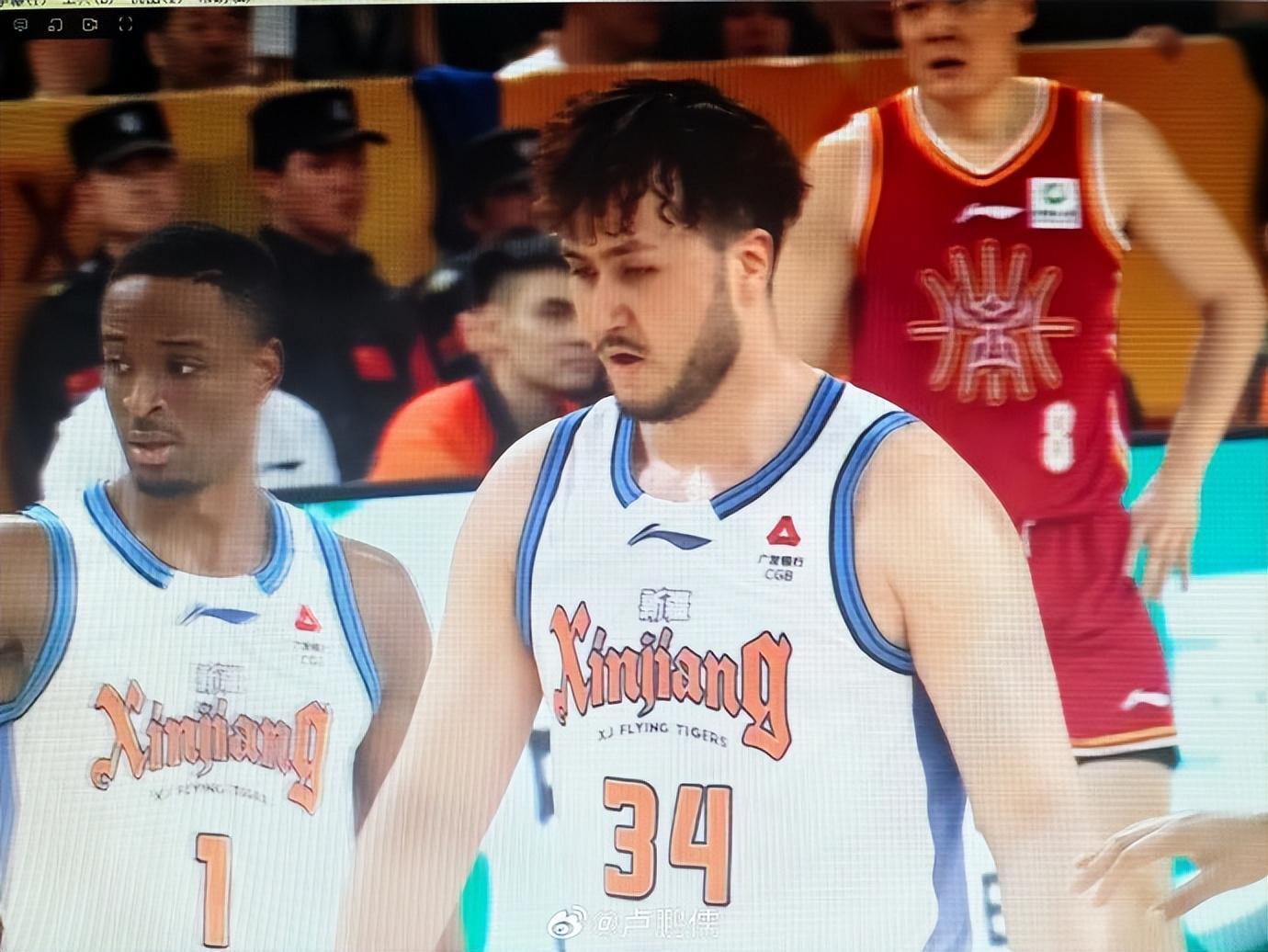  技术解码：新疆锋线奇兵艾孜麦提的战术价值与体系适配分析 体育新闻