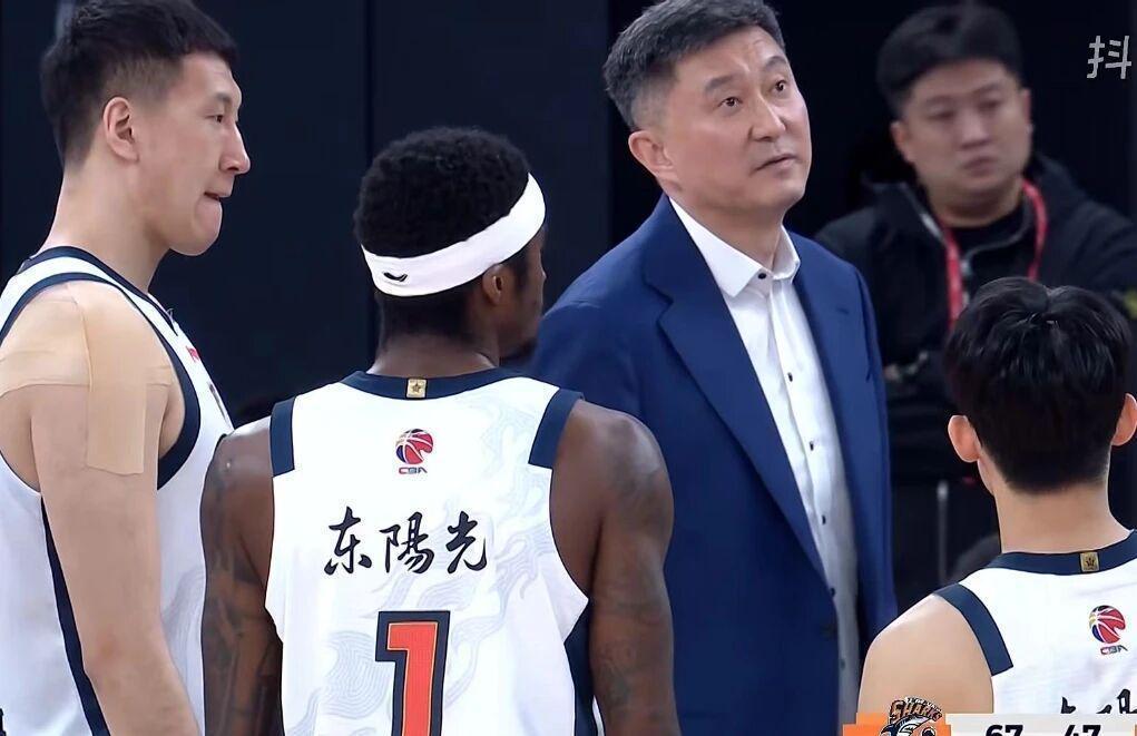  CBA常规赛37轮复盘：四强格局稳固与季后赛卡位的深层逻辑 体育新闻